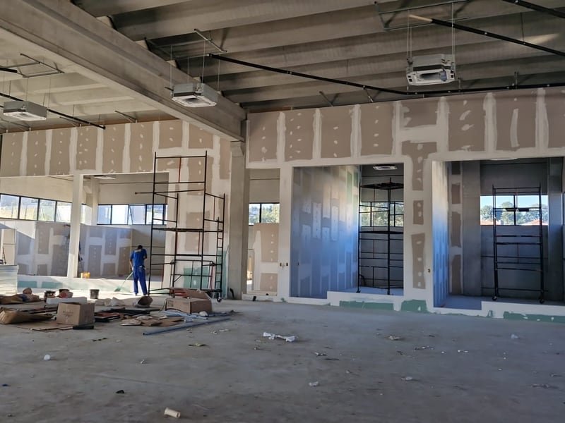 Obra de grande porte com sistema drywall